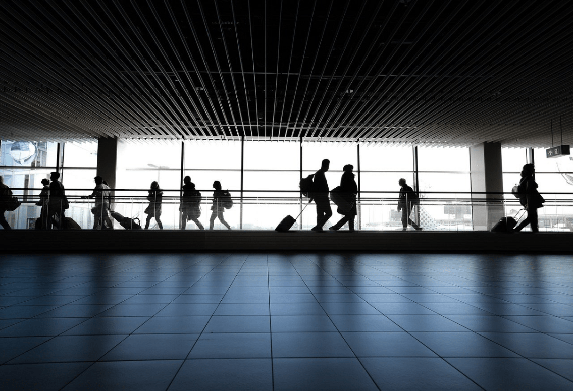 Non-medical masks now mandatory at all Yukon airports 