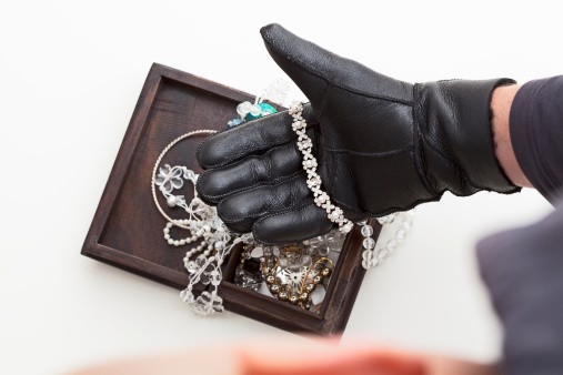 Winnipeg Good Samaritan Conned out of $10,000 in fake gold