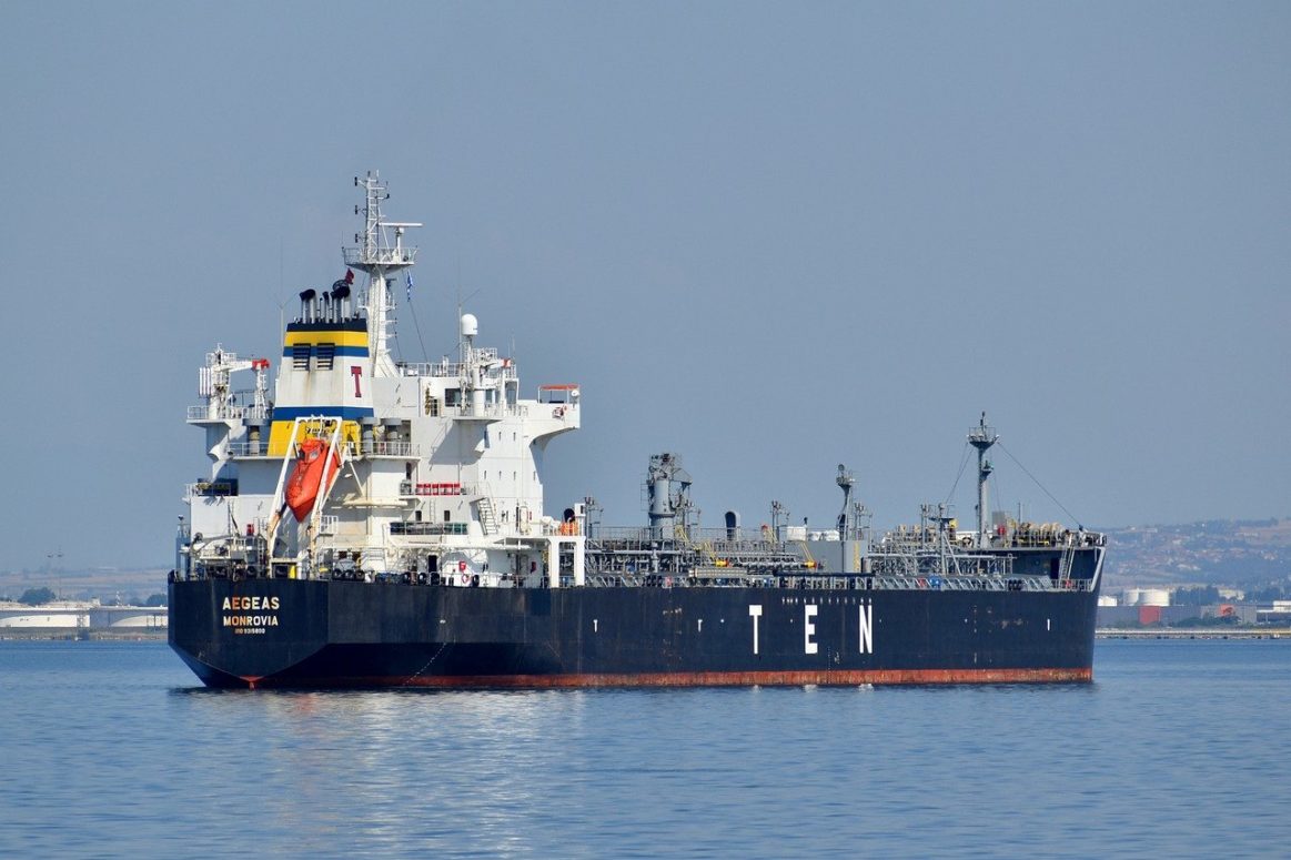 UK warns of “catastrophic threat” from Yemeni oil tankers