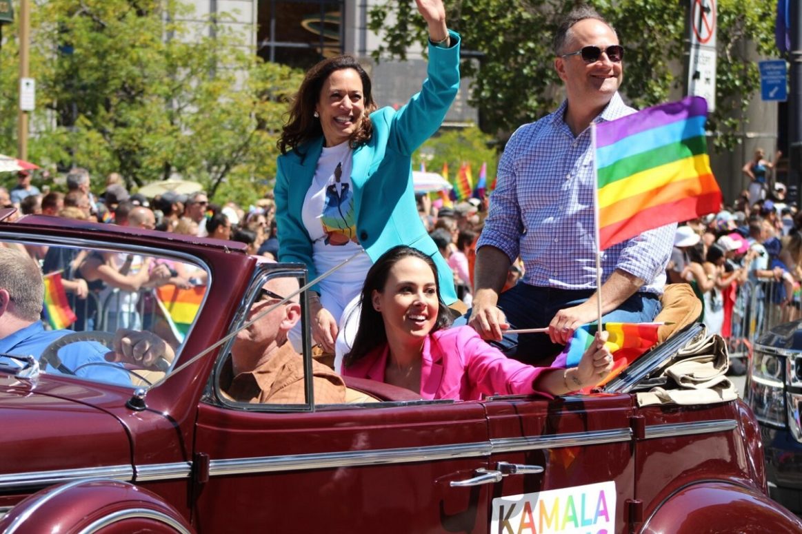 In 2010, Kamala became the first Black woman to be elected California Attorney General, overseeing the country’s second largest Justice Department, only behind the U.S. Department of Justice. In this capacity, she managed a $735 million budget and oversaw more than 4,800 attorneys and other employees. As California Attorney General, Kamala fought for families and won a $20 billion settlement for California homeowners against big banks that were unfairly foreclosing on homes.

