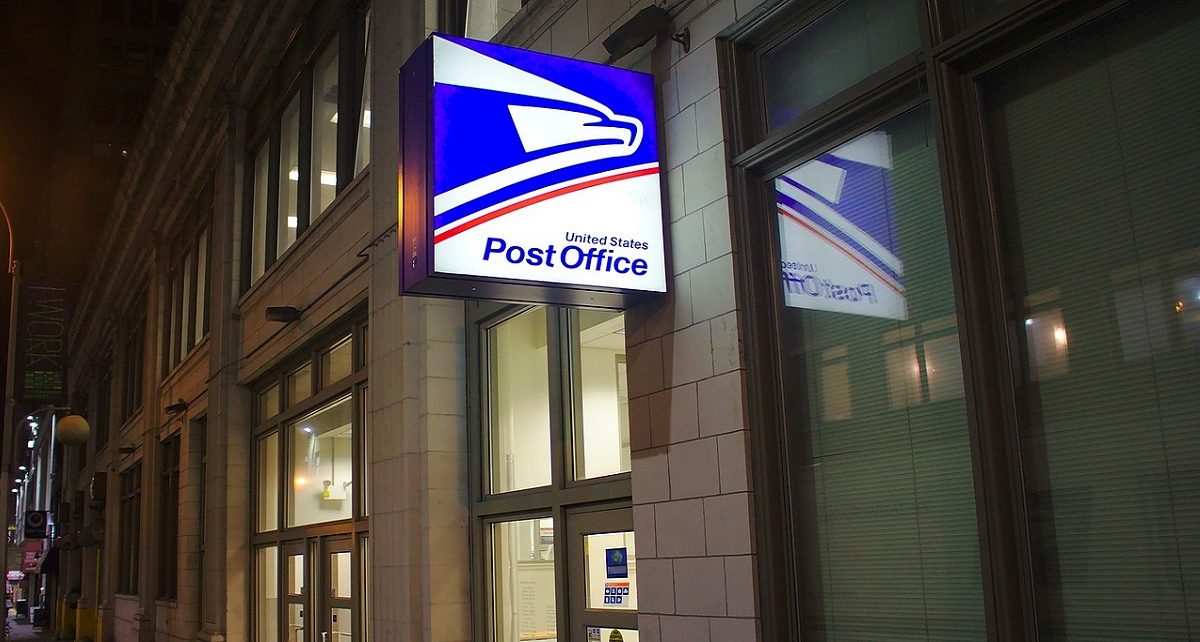 Trump makes changes to Postal Service that threatens 2020 elections