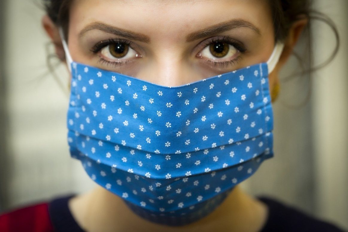 Quebec reports another triple digit day of COV-19 infections