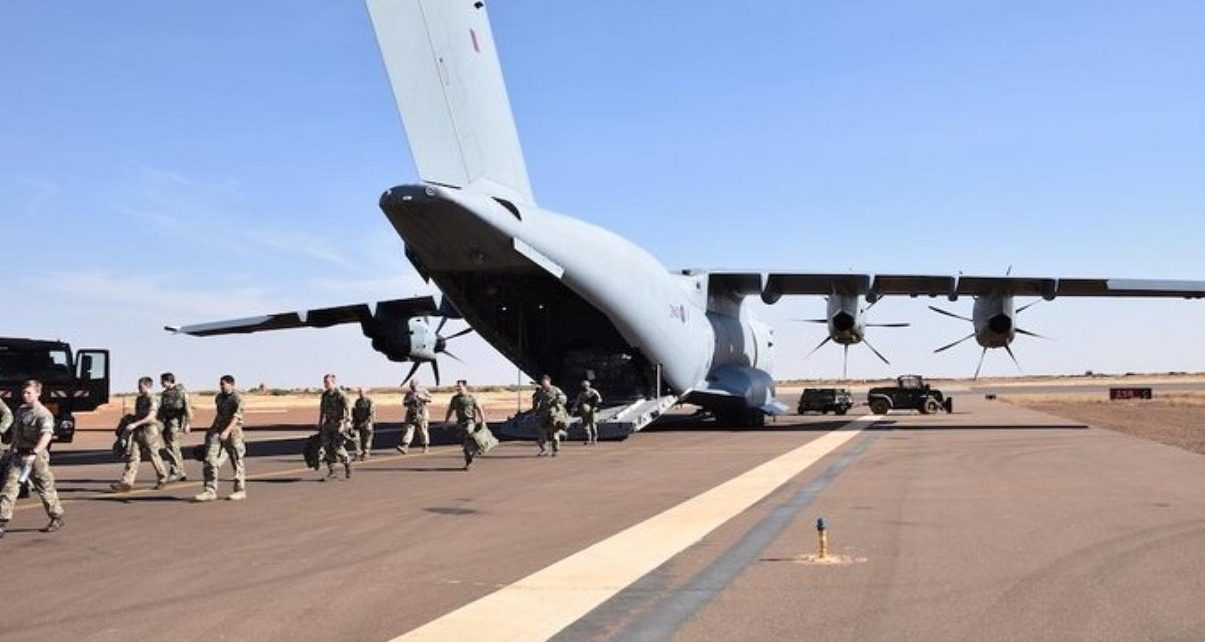 British Prime Minister Johnson Deploys 300 British Troops to Mali