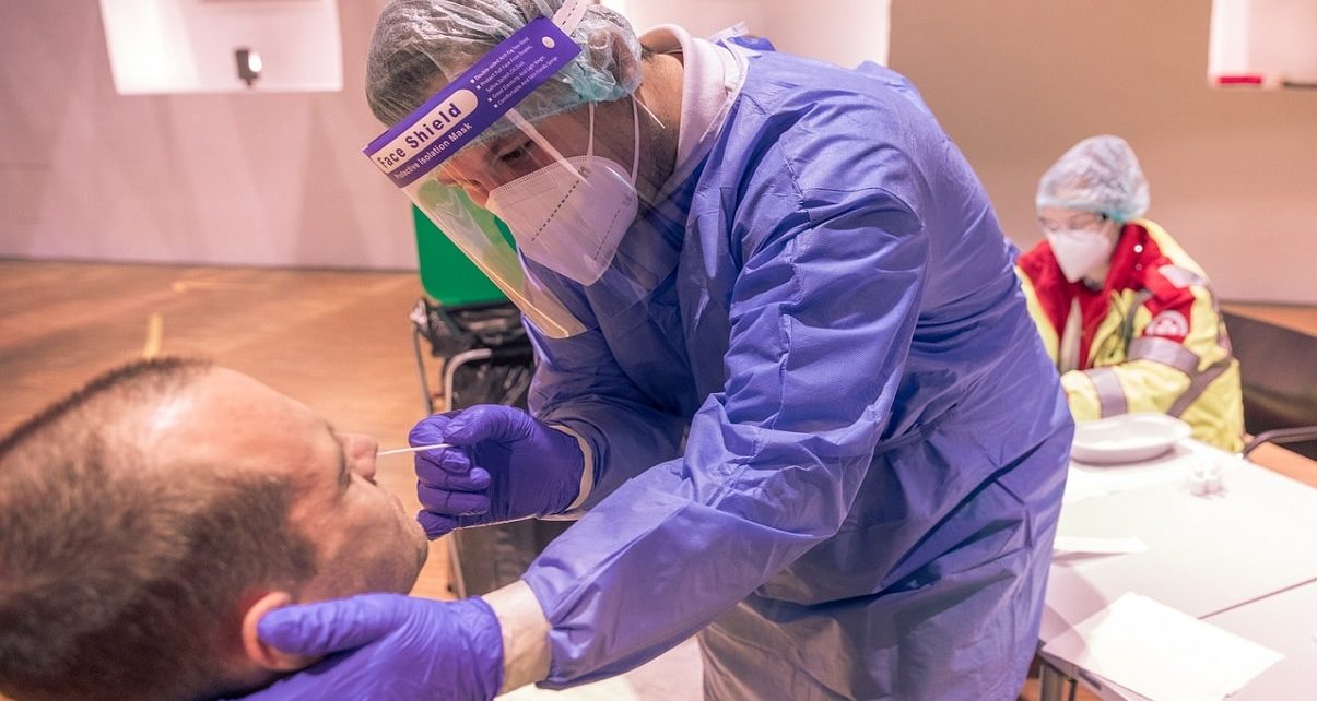Manitoba's COVID-19 Vaccination & Testing Process Are Among The Most Efficient In The Country 523 Manitoba's COVID-19 Vaccine & Testing Among The Most Efficient In The Country