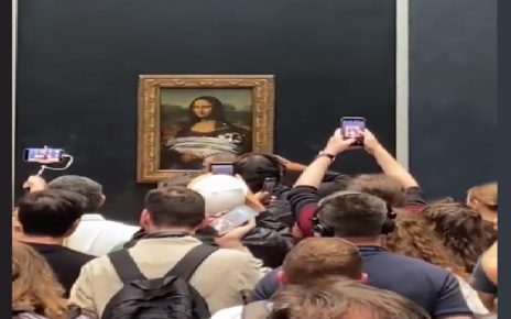 Mona Lisa Smashed With Cake, Flavour & Taste Unknown