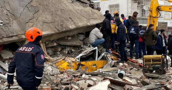 Turkey earthquake death toll exceeds 500