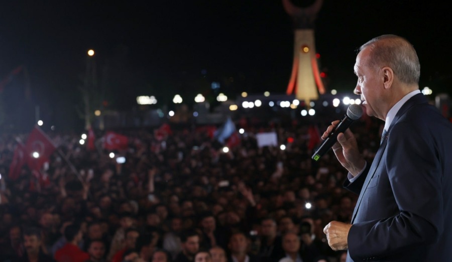 Turkey's Erdogan's Victory: A Close Race Amidst Disappointment and Growing Dissent