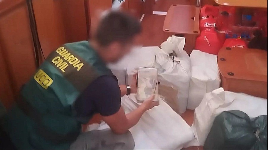 International Operation Dismantles Cocaine Smuggling Ring, Seizing 700kg En Route to Canary Islands