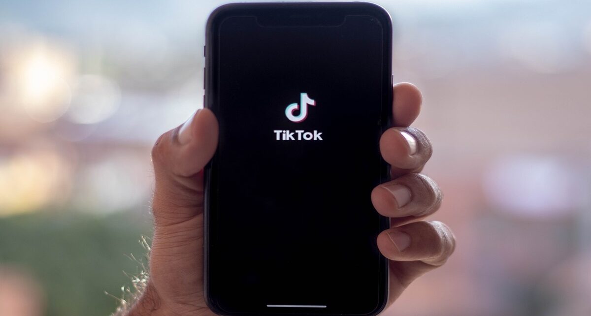 TikTok's Legal Victory: A Dance for Freedom of Speech 82 phone 5509611 1280