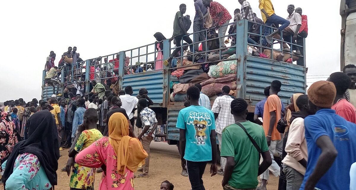 Sudan War Triggers Mass Exodus: Over 500,000 Seek Refuge in South Sudan 1696 RS19439 Picture 10 lpr