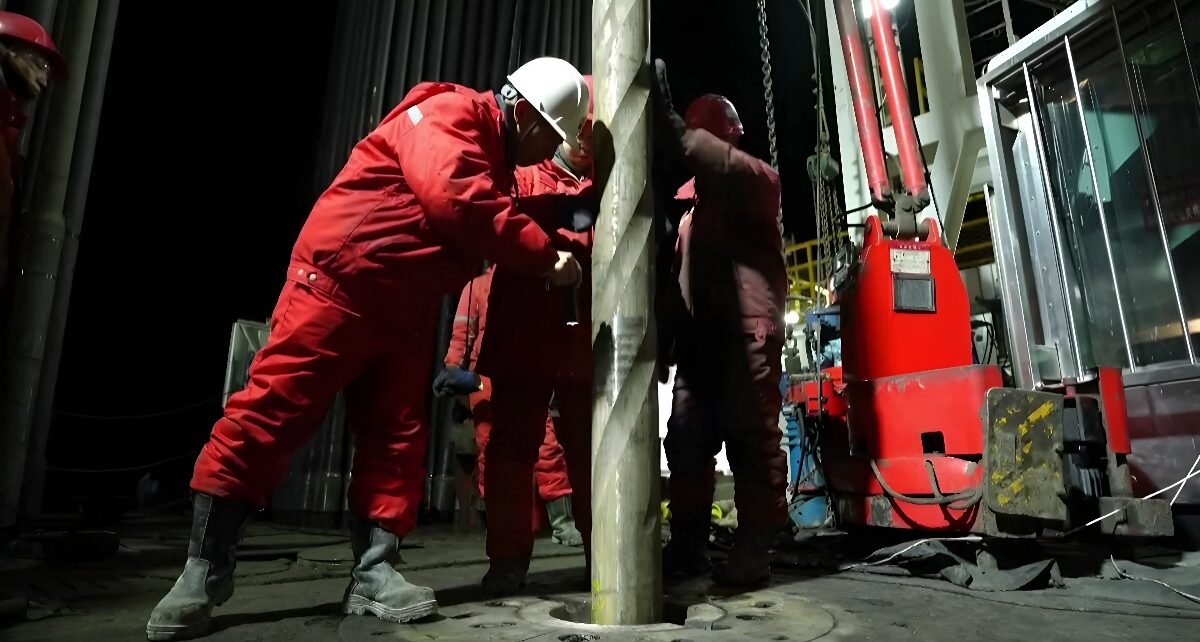 China's Deepest Well Inches Closer to Record-Breaking 10,000 Meters 1617 Drilling wel deblurred