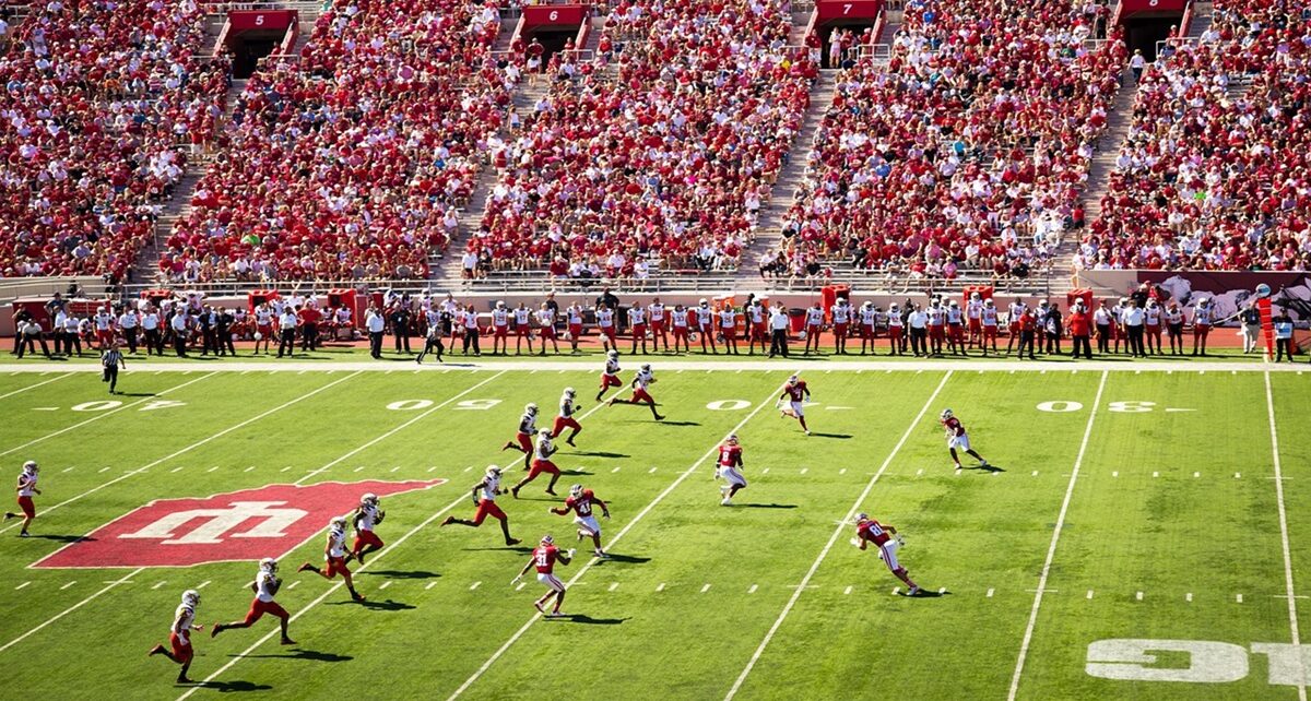 Super Bowl LVIII: Chiefs and Niners Collide With a Sprinkle of Taylor Swift 1626 football 870283 1280