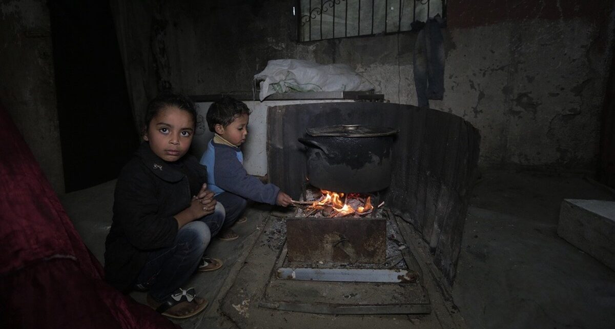 Gaza's Silent Sorrow: Tears in the Dust 1608 kids 7711132 1280
