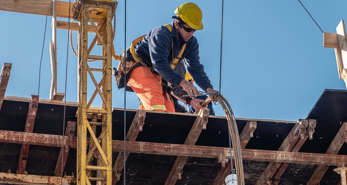 US Economy Booms: Strong Job Growth Spreads Across Key Sectors 1666 man 6519660 1280