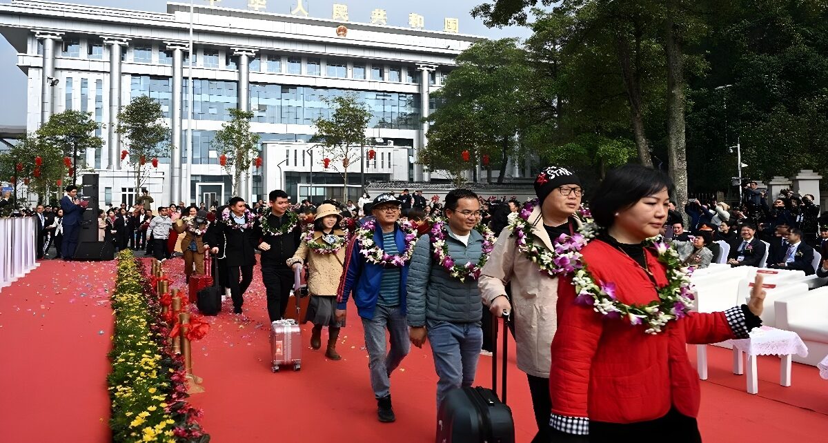 China Further Facilitates Exit-and-entry Services for Better Mobility of Personnel 1560 China Further Facilitates Exit-and-entry Services for Better Mobility of Personnel