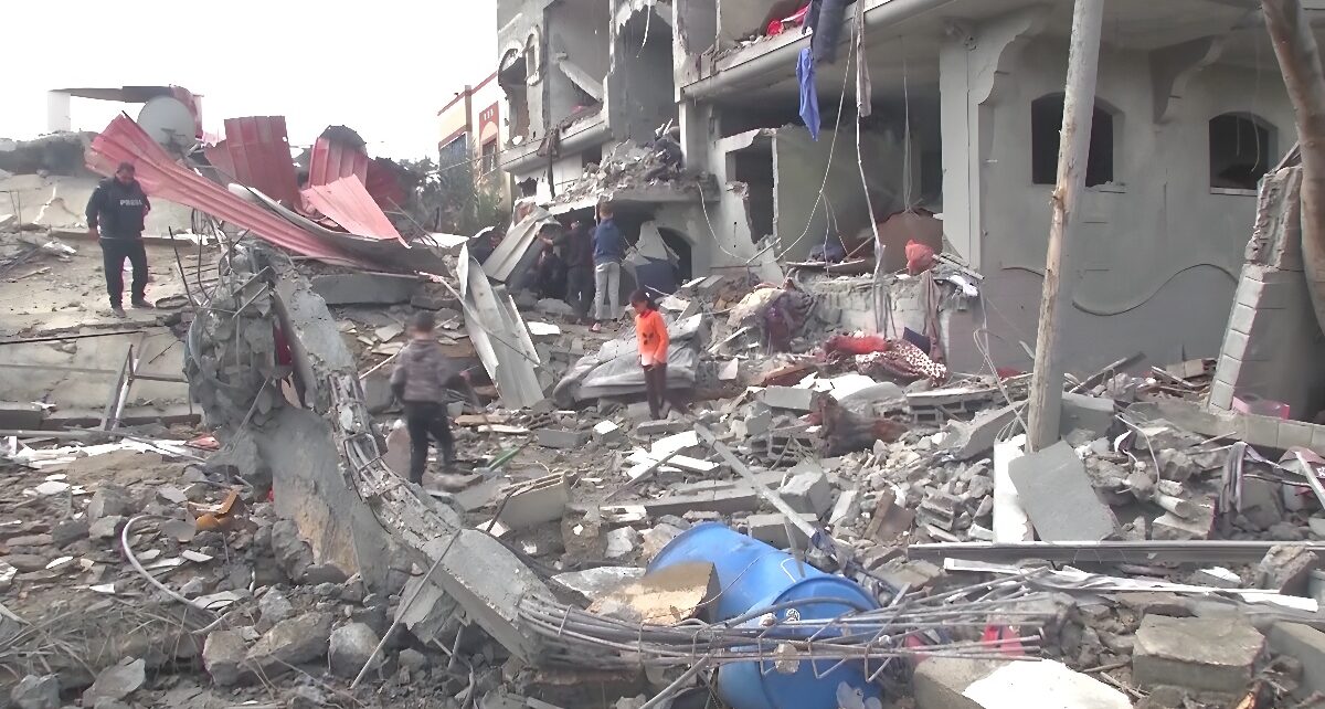 Escalating Conflict in Gaza: Humanitarian Crisis Unfolds As Death Toll Climbs Above 31,000 1536 Gaza today deblurred deblurred