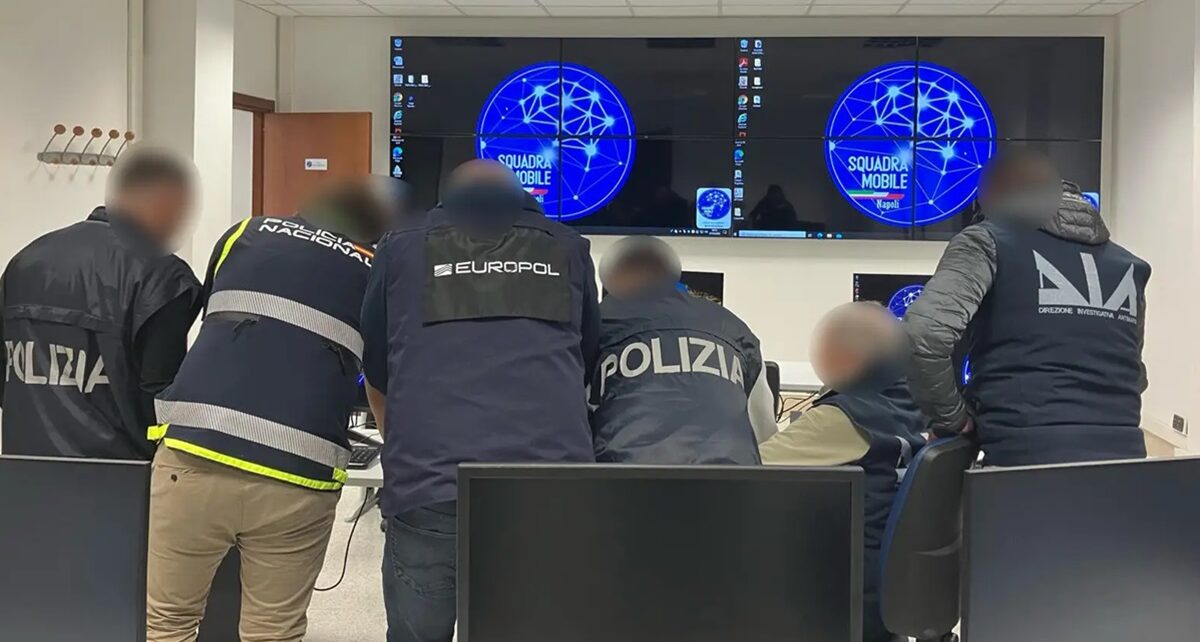 35 Arrests Made in Coordinated Raid Against Violent Watch Snatchers Across Europe 1457 watch