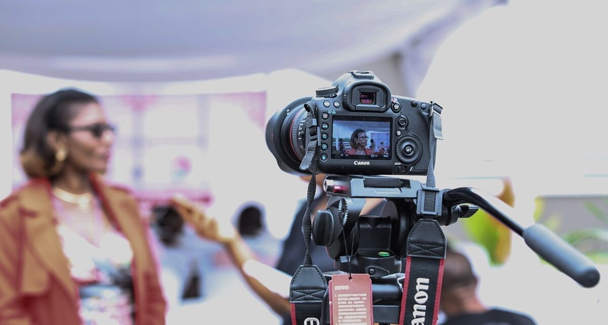 camera 1867184 1280 1