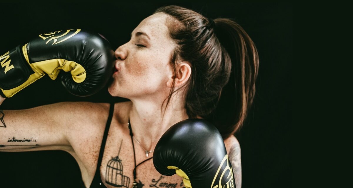 How to Not Scare Off Every Potential Date: A Guide for Opinionated Women 29 cover boxing
