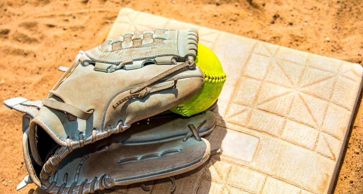 homerunderbybatsonly-282921-softballglovebase-image1