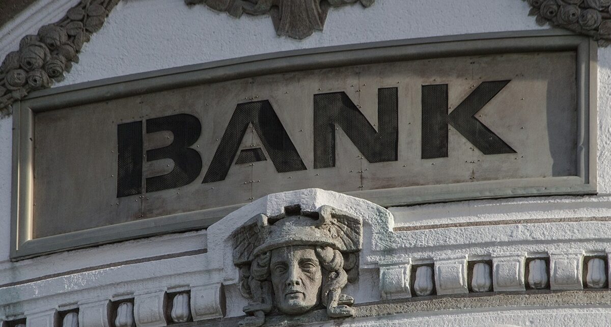 Quantitative Easing: The Unspoken Pillar of Global Economic Stability 1122 bank 2907728 1280