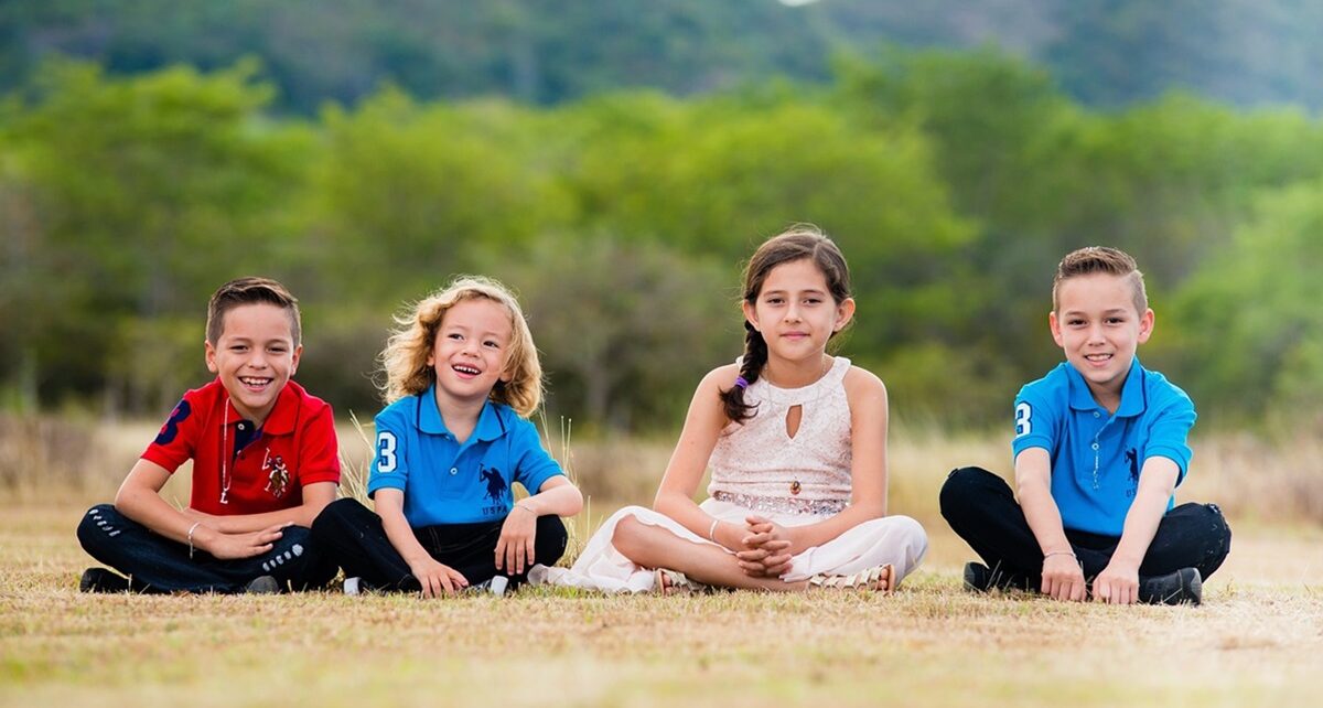 Mini Army of Kids: Extended Family Non-Negotiable 878 lifestyle 3238401 1280