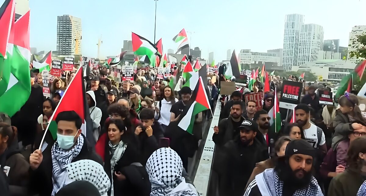 Politicians' Deaf Ears to Peaceful Protests: A Troubling Trend for Democracy 1093 march 2 deblurred