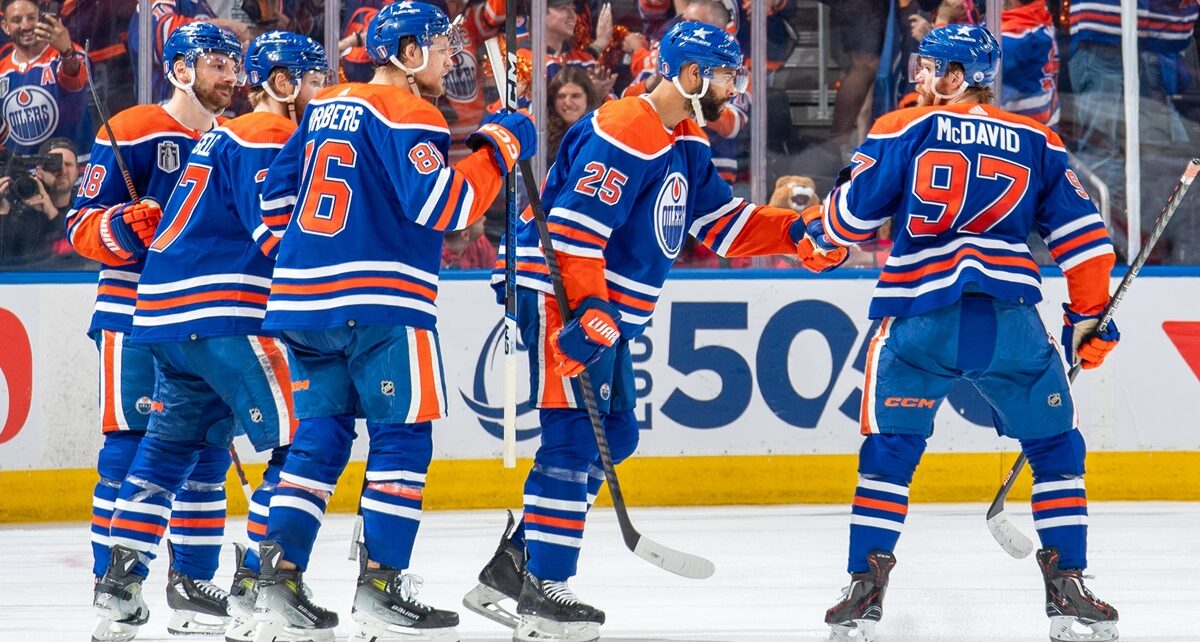 Edmonton Oilers Dominate Florida Panthers with an 8-1 Victory 1064 oilers cover 2