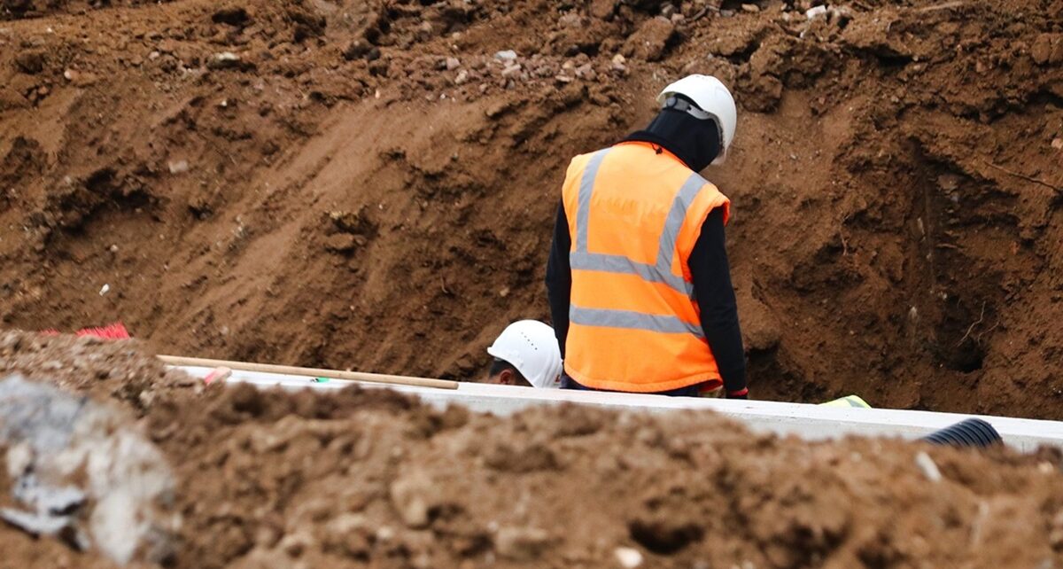 Calgary Water Main Break: A Call for Equitable Resource Allocation 1106 workers 6721726 1280