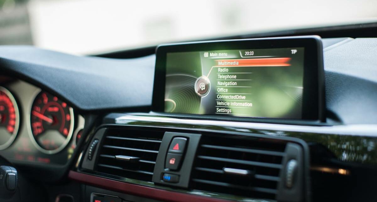 Everything To Know About an Infotainment System 3 connectorexperts-318950-carssystemsettings-image1