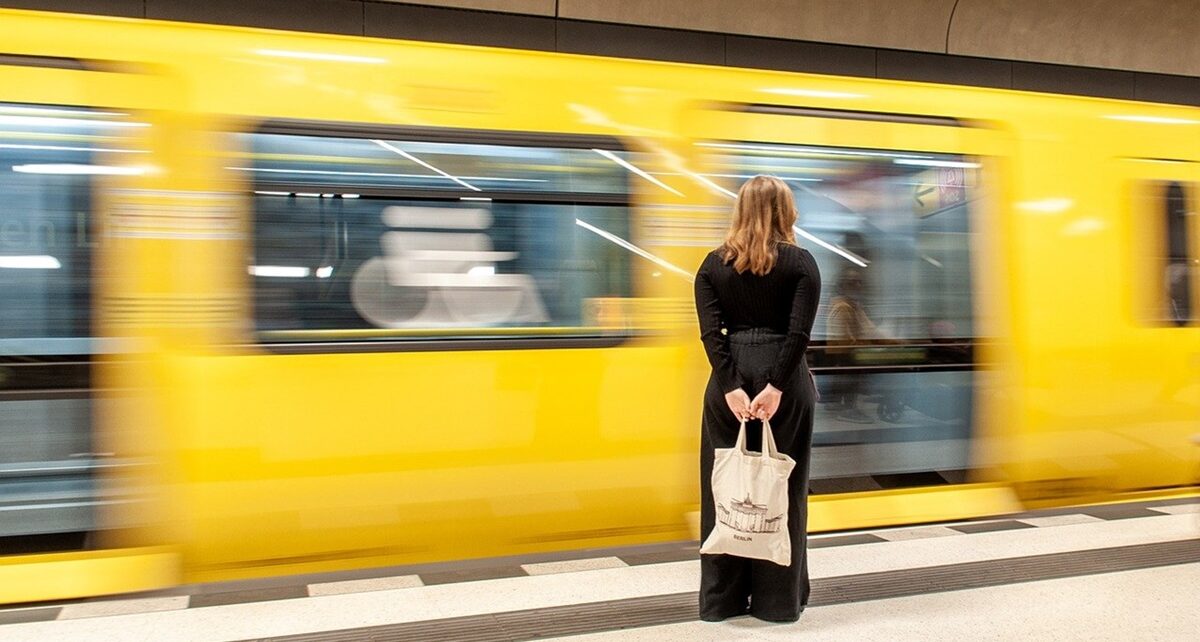 France's Olympic Preparation Undermined by Rail System Sabotage 837 woman 7558886 1280 1