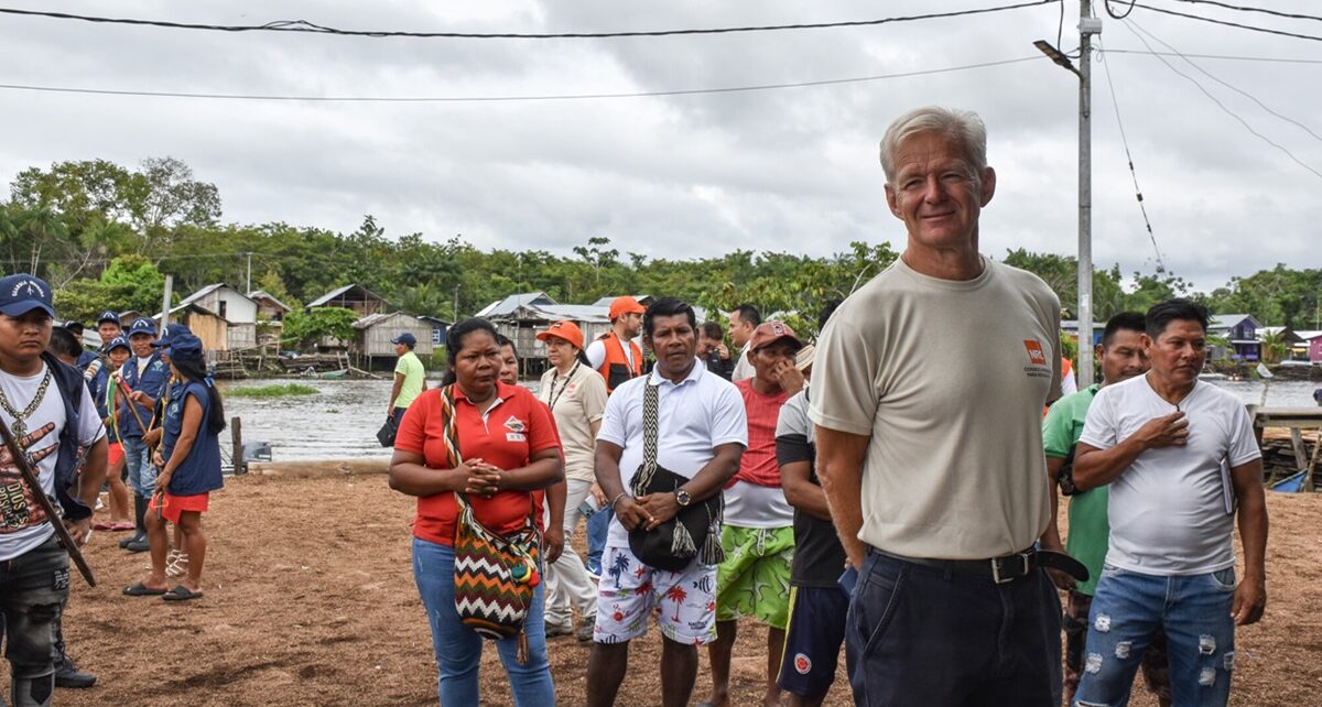 Violence Engulfs Colombia: 8.4 Million Now Living in Conflict Zones 102 RS23339 Jan Egeland in Pacific South West Colombia lpr