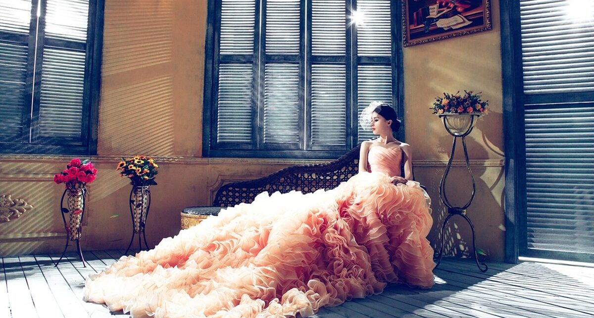 Swipe Right if You Hate Your Sanity: A Guide To Not Dating Drama Queens" 49 bride 1486004 1280 1