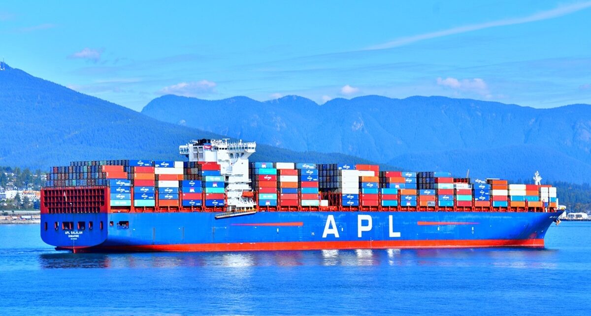 The Price of Hegemony: How 100% Tariffs Could Push the U.S. Economy into Recession 592 cargo ships 4519830 1280