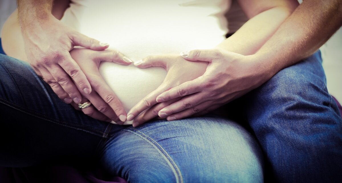 Canada Moves to Protect Reproductive Rights: New Legislation Targets Crisis Pregnancy Centers 376 baby bump 1533541 1280