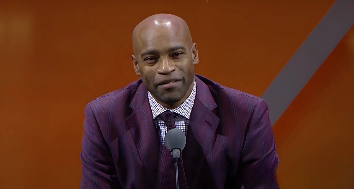 Half Man - Half Amazing - Vince Carter Enters NBA Hall of Fame As A Toronto Raptor 450 vince cover