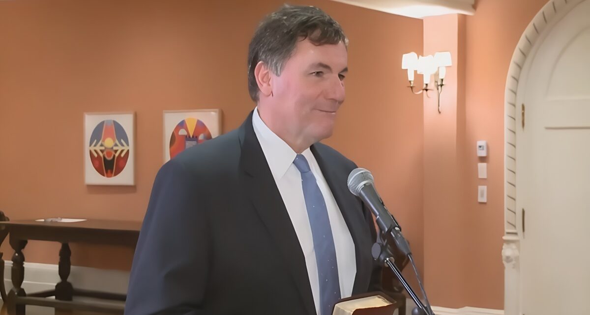 Freeland’s Dramatic Departure and the Rise of Dominic LeBlanc in Liberal Politics 136 Cover LeBlanc Swearing In