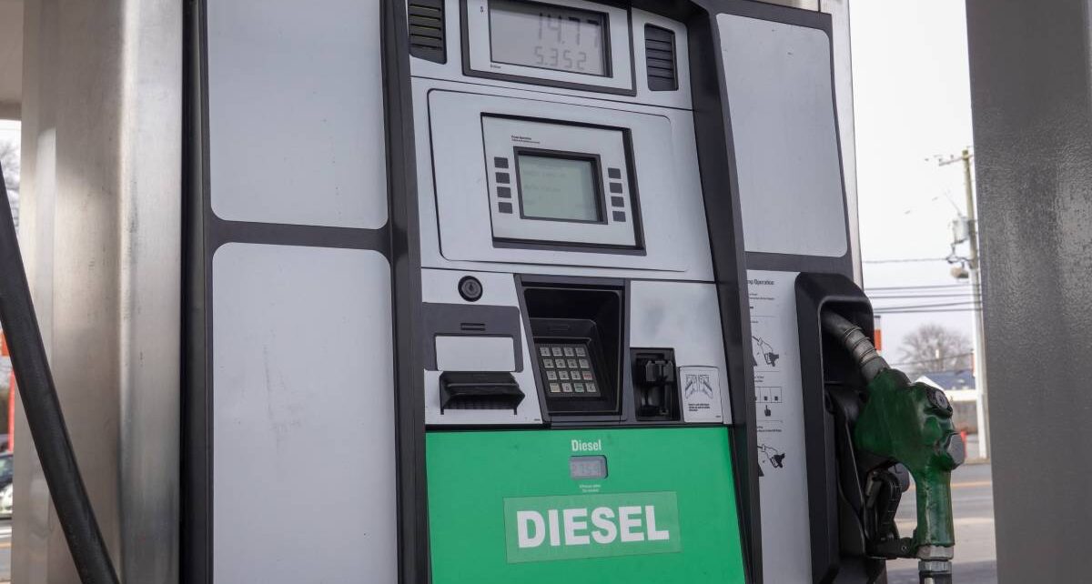 Gas Alternatives: 3 Interesting Facts About Diesel Fuel 112 barteltinsulation-322132-diesel-fuel-pump-image1