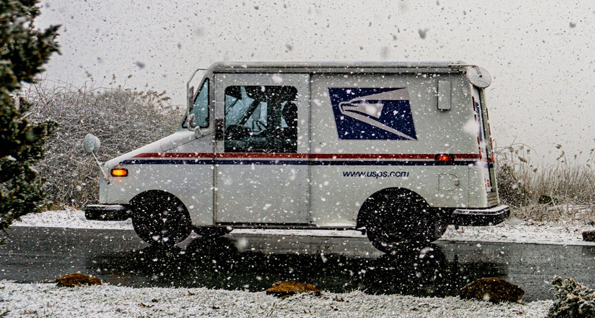 Weekend Mail Delivery in Canada: A Solution to Backlogs or a Labour Nightmare? 37 clay leconey e99UEcBk4Ls unsplash