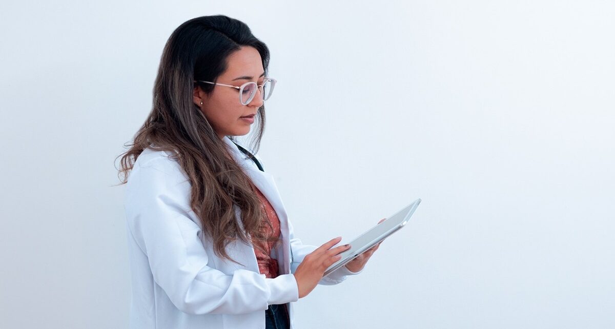 doctor 5591782 1280