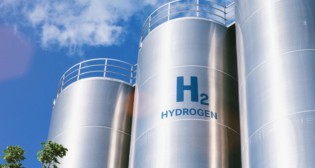 Hydrogen as the Fuel of the Future: Benefits and Barriers 2 mesagas-340532-largehydrogenstorage-Image1