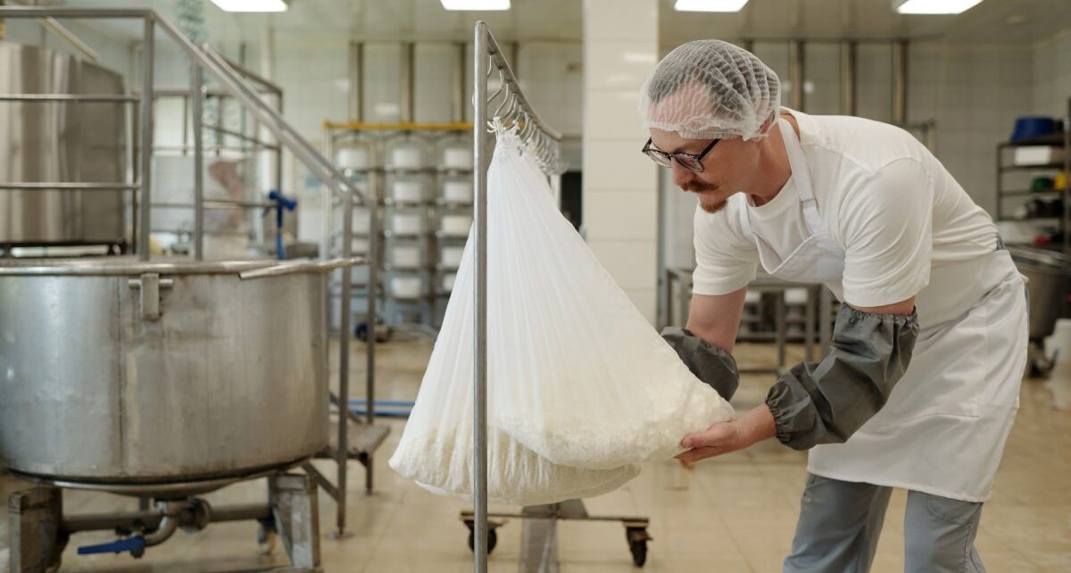 The Importance of Food-Grade Equipment and Tools 28 thehoseshop-332852-productioncoatbag-image1