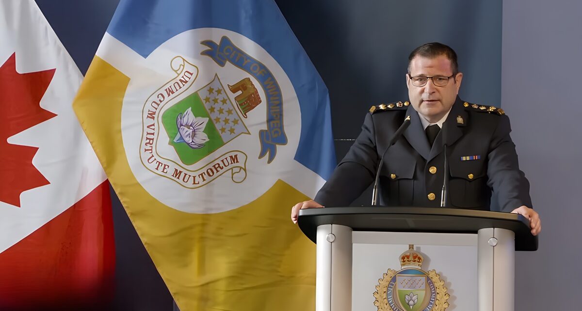 Winnipeg City Hall Got It Right: Gene Bowers Sworn In As City's Top Cop 59 Chief Bowers