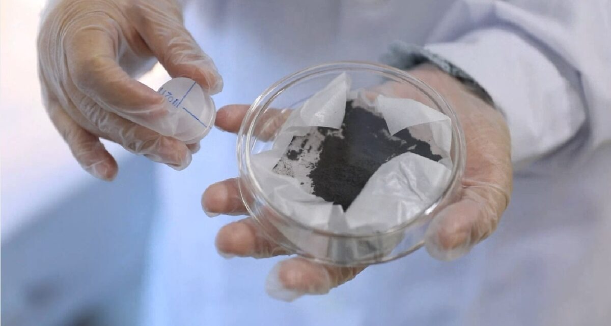 Chinese Scientists Confirm Moon’s Oldest Crater Is 4.25 Billion Years Old Using Chang’e-6 Samples 44 lunar rocks