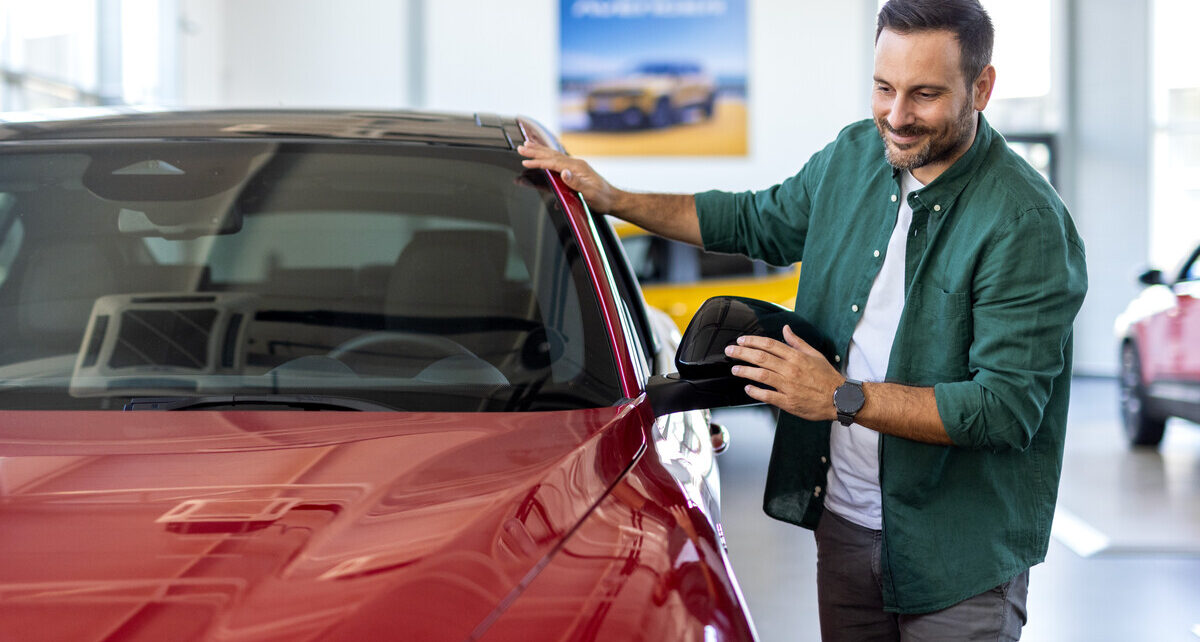 Advanced Features To Consider When Buying a Car 72 FusionWindhsieldRepair-362841-Man-Examining-Car-Image1