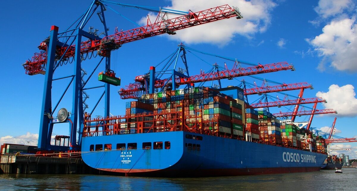 Trade Imbalance? Not So Fast: Why Canada Isn’t Taking the U.S. for a Ride 127 container 5466008 1280
