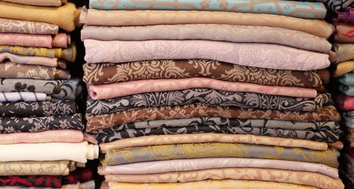 ribbonbydesign-365387-stacks-fabrics-pattern-image1