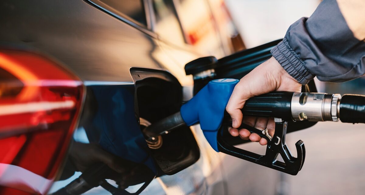 What Is the Best-Quality Fuel for Your Car? 1 BlueOceanConsulting-376383-Man-Fueling-Car-image1