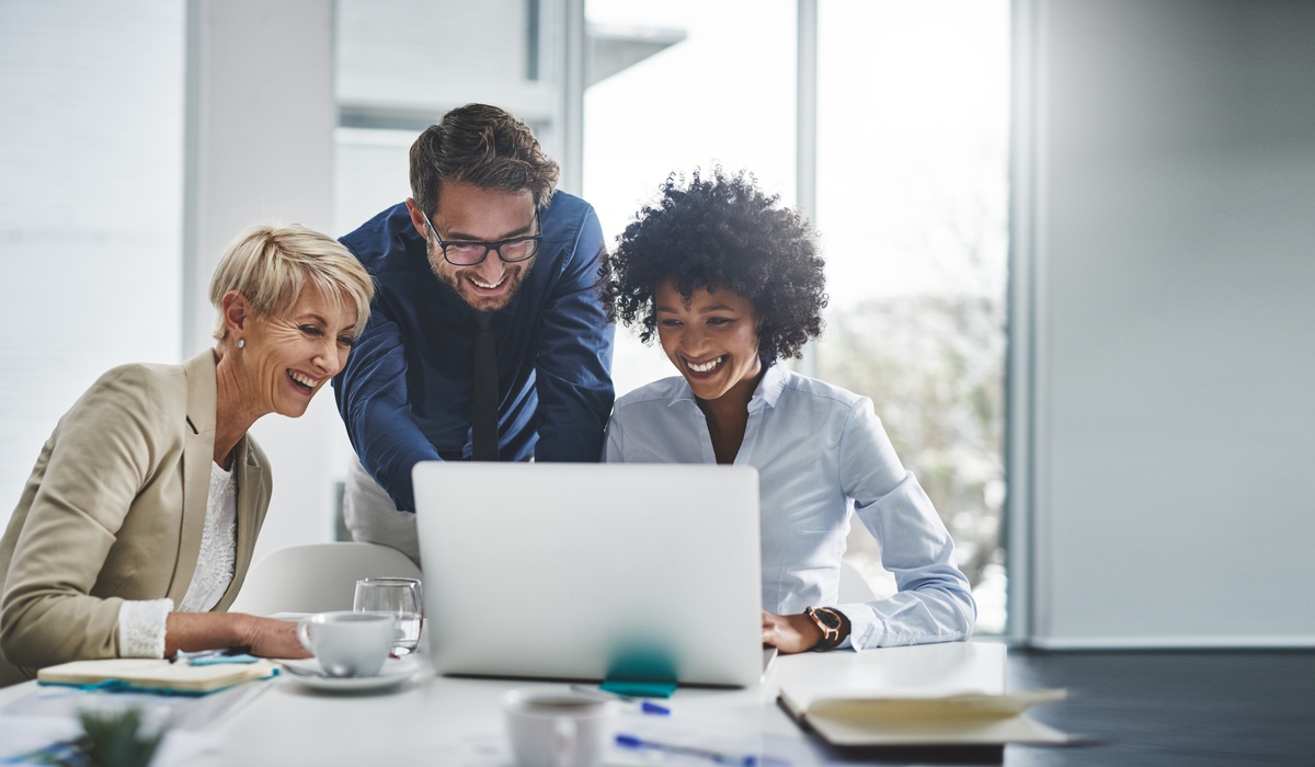 WisetekSolutionsInc-375328-group-laptop-office-image1