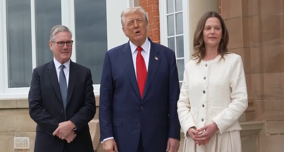 Trump’s 10-to-12-Day Ultimatum to Russia Reveals the Real Commander of NATO 13 starmer, Trump, Ukraine